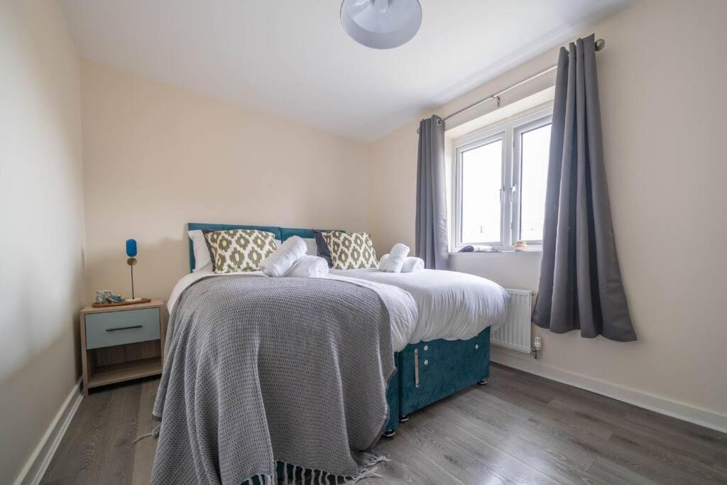 Ferienwohnung Good For Company Let 2-Bed In Coventry 2X Parking Exterior foto