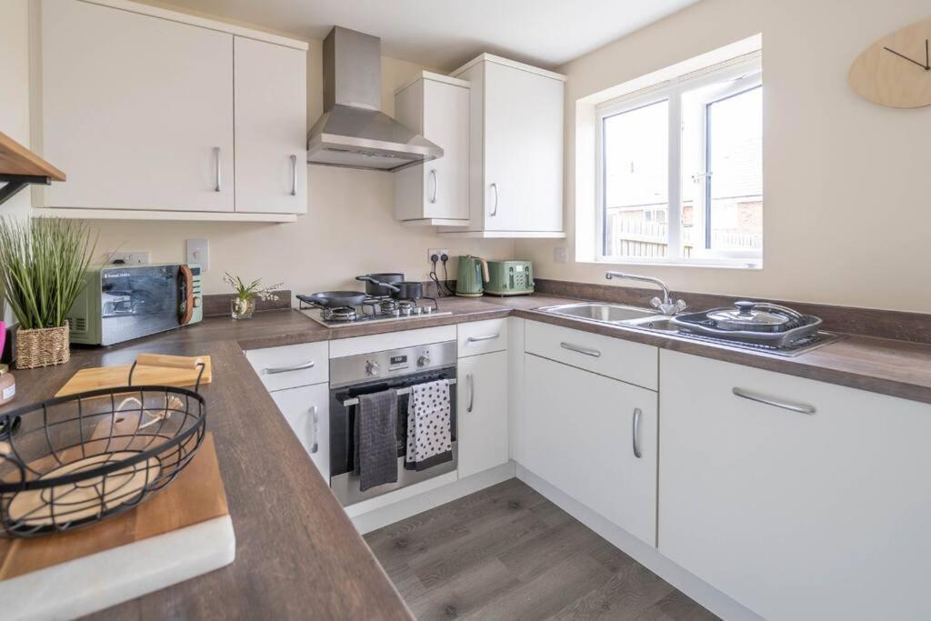 Ferienwohnung Good For Company Let 2-Bed In Coventry 2X Parking Exterior foto
