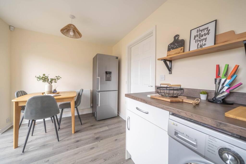 Ferienwohnung Good For Company Let 2-Bed In Coventry 2X Parking Exterior foto